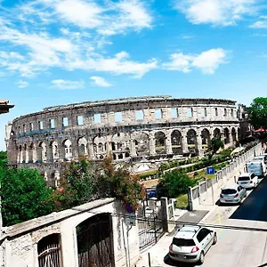 Colosseum View Pula